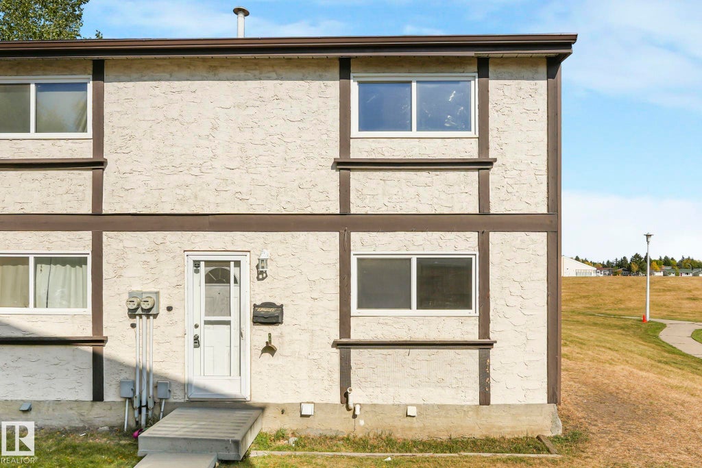 1280 Lakewood Road Nw, Edmonton